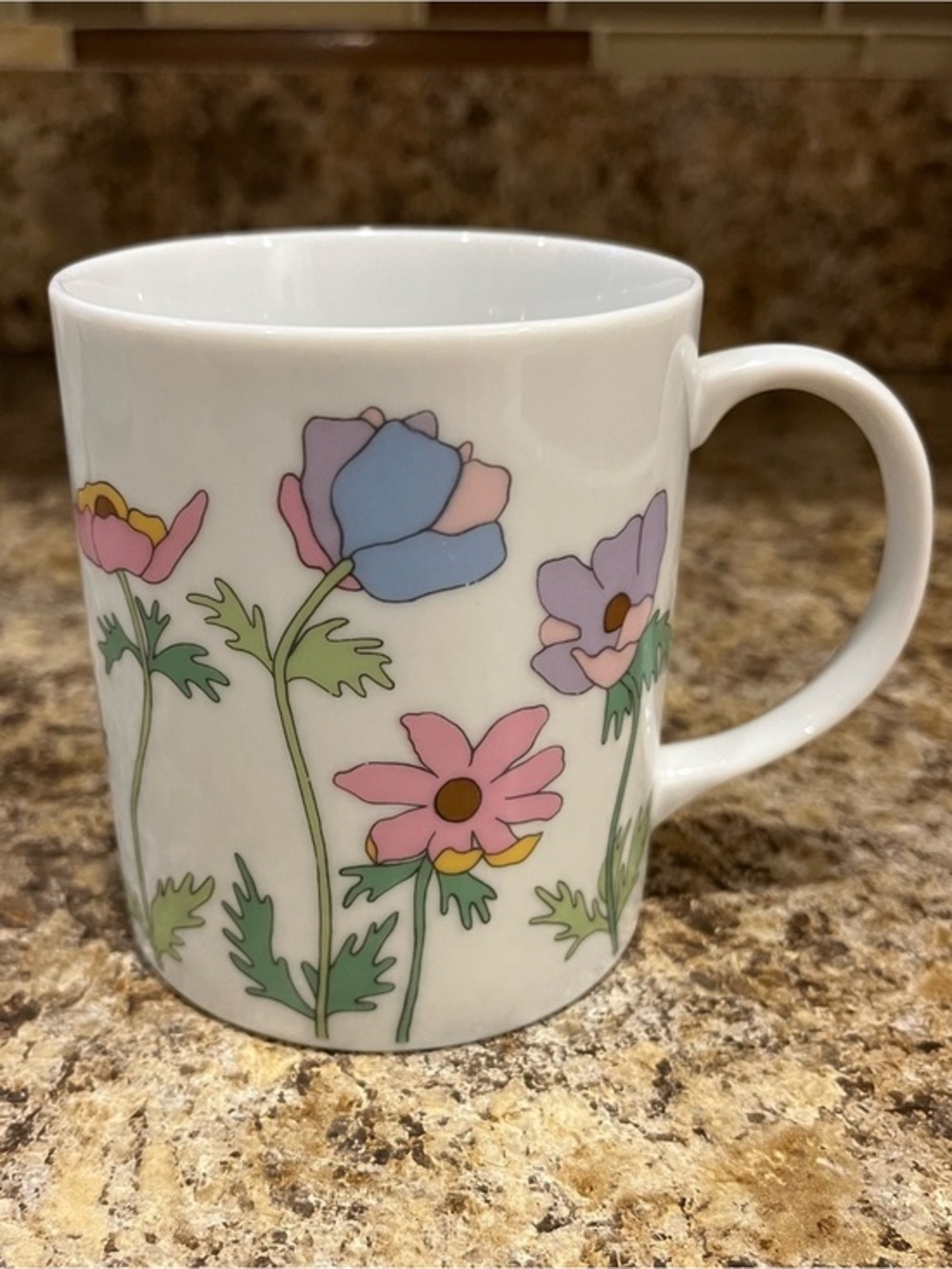 International LYRIC Coffee Mug Floral Multi-Color in Pastel Pink & Blue 10 oz.